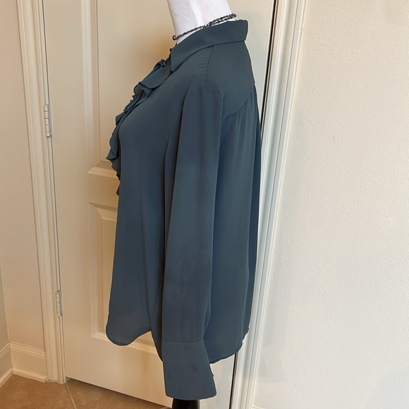 NWOT Ann Taylor blouse - Picture 2 of 9